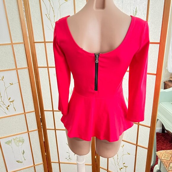 EXPRESS Fuchsia PINK PEPLUM TOP sz S - Picture 4 of 5